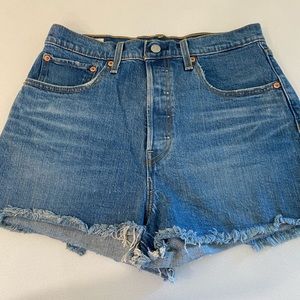 Levi’s Ribcage Shorts